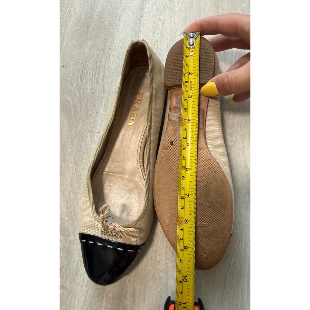 Prada Ballet Flats Womens 7 Beige Black Good Patent Cap Toe Bow Logo Hardware - Picture 11 of 15